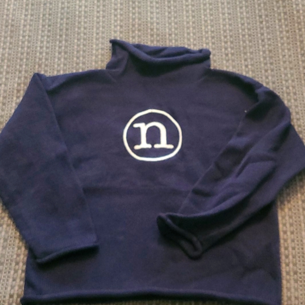 Size 8 embroidered rollneck sweater